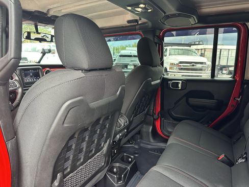 Used 2021 Jeep Gladiator Rubicon w/ Cold Weather Group image 31