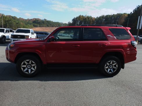 Used 2022 Toyota 4Runner TRD Off-Road image 6