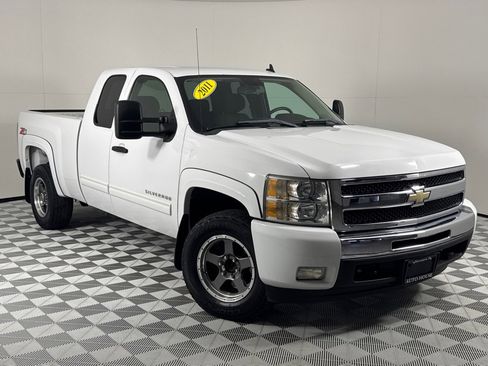 Used 2011 Chevrolet Silverado 1500 LT w/ All-Star Edition image 2