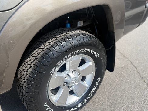 Used 2012 Toyota Tacoma 4x4 Double Cab w/ TRD Sport Pkg image 43
