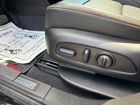 Used 2023 GMC Acadia AT4 w/ Technology Package AWD/4WD image 29