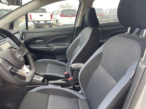 Used 2025 Nissan Versa SV image 24