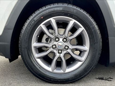 Used 2022 GMC Terrain SLT image 9