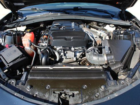 Used 2020 Chevrolet Camaro LT image 25