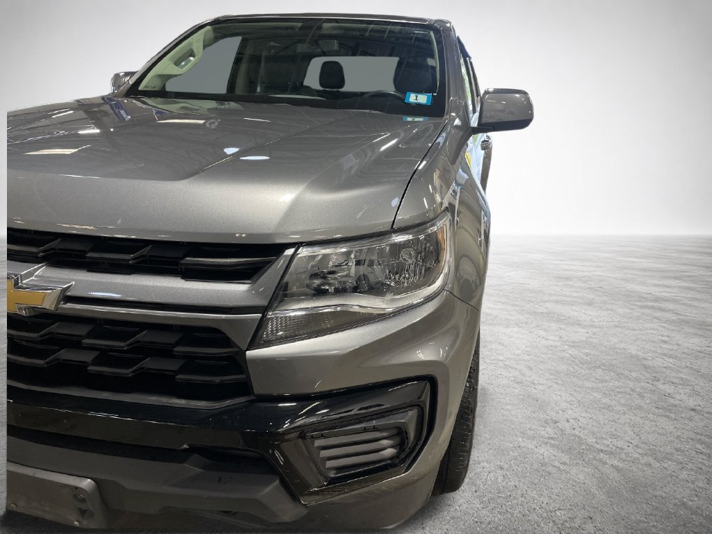 Used 2022 Chevrolet Colorado W/T w/ Custom Special Edition AWD/4WD image 3
