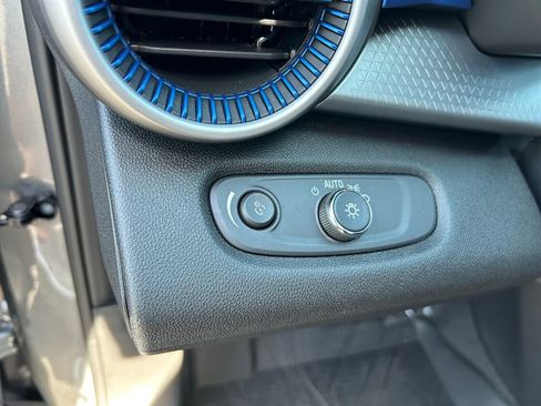 Used 2024 Chevrolet Trax LS image 21