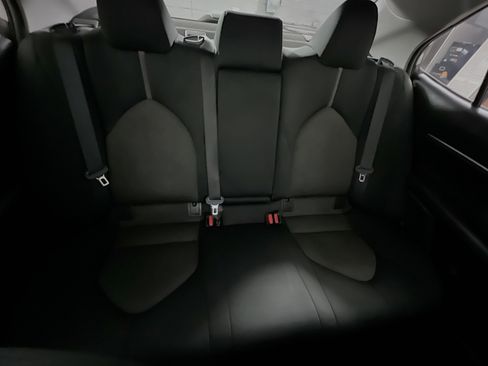 Used 2022 Toyota Camry LE image 32