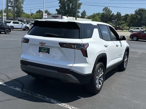 Used 2026 Chevrolet Equinox LT FWD image 7
