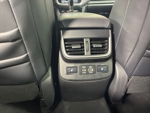 Used 2023 Subaru Outback Limited AWD/4WD image 19