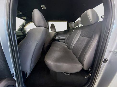 Used 2017 Toyota Tacoma TRD Sport image 25