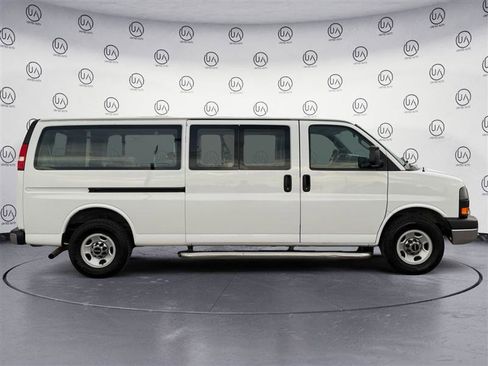 Used 2016 GMC Savana 3500 LT w/ LT Preferred Equipment Group image 6