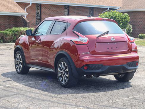 Used 2017 Nissan Juke SV w/ Interior Illumination Package AWD/4WD image 4