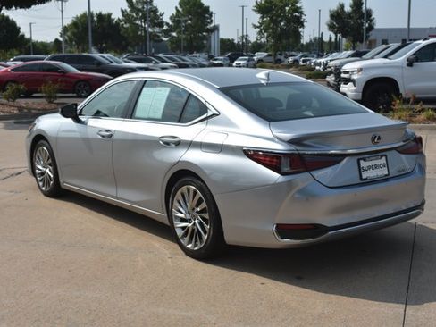 Used 2023 Lexus ES 300h Ultra Luxury w/ Accessory Package (Z2) FWD image 8