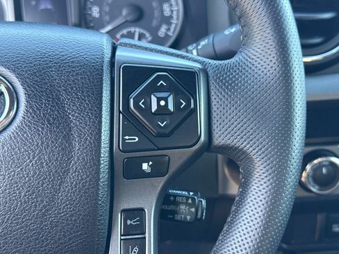 Used 2021 Toyota Tacoma TRD Off-Road AWD/4WD image 30