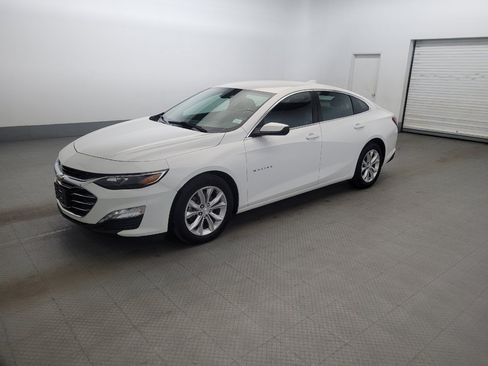 Used 2022 Chevrolet Malibu LT FWD image 2