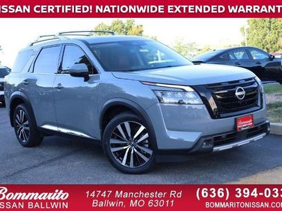 Certified 2025 Nissan Pathfinder Platinum w/ Lighting Package (N92)