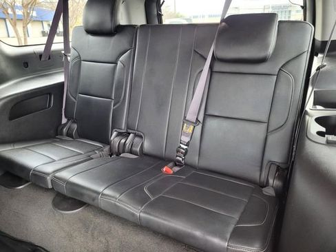 Used 2017 Chevrolet Suburban LT image 22