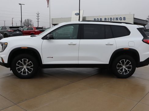 Used 2024 GMC Acadia AT4 w/ Luxury Package image 8