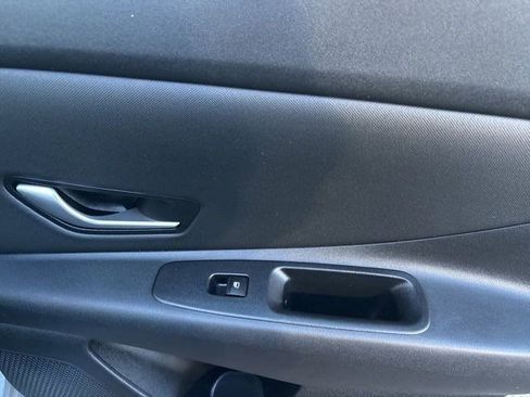 Used 2022 Hyundai Elantra Limited image 39