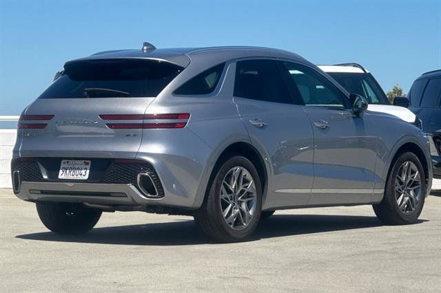 Used 2024 Genesis GV70 2.5T AWD/4WD image 3