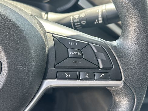 Used 2025 Nissan Altima 2.5 SV FWD image 25