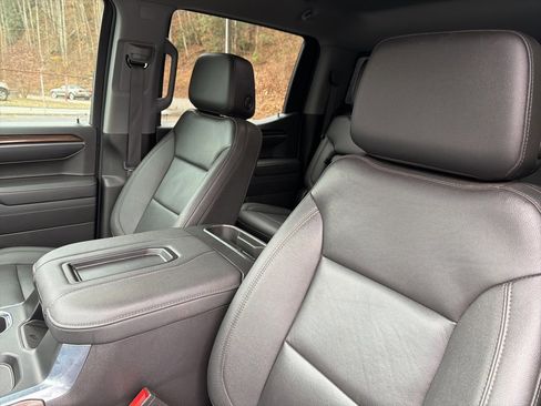 Used 2022 Chevrolet Silverado 1500 LT Trail Boss w/ LT Trail Boss Premium Package image 9