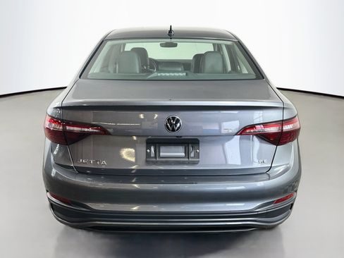 Used 2024 Volkswagen Jetta SE FWD image 6
