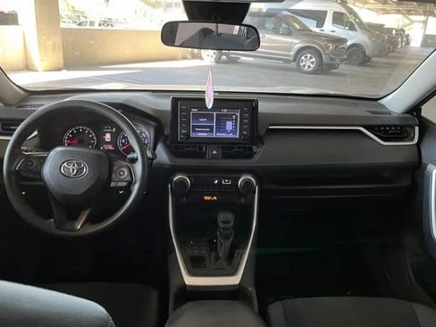 Used 2019 Toyota RAV4 LE w/ Carpet Mat Package AWD/4WD image 5