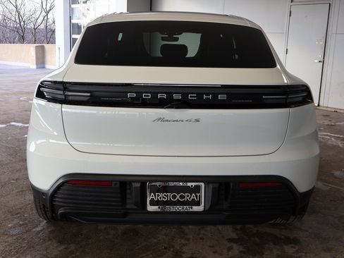 Used 2025 Porsche Macan 4S Electric image 7