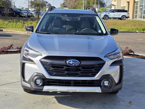 Used 2025 Subaru Outback Limited w/ Popular Package #2 AWD/4WD image 2