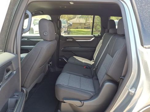 Used 2025 GMC Acadia Elevation AWD/4WD image 11