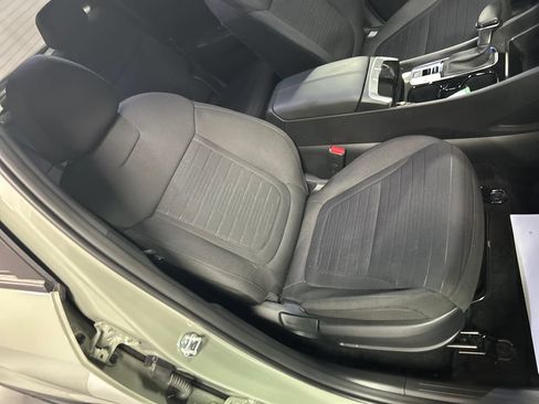 Used 2025 Hyundai Santa Cruz SE AWD/4WD image 23