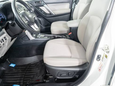 Used 2017 Subaru Forester 2.5i Premium AWD/4WD image 10