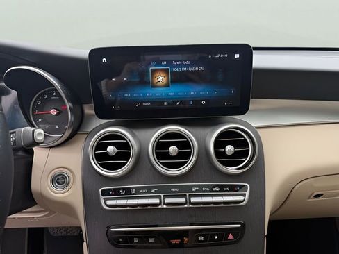 Used 2021 Mercedes-Benz GLC 300 4MATIC image 16