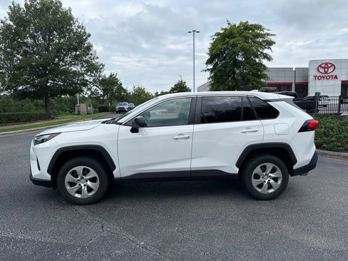 Used 2023 Toyota RAV4 LE FWD image 4