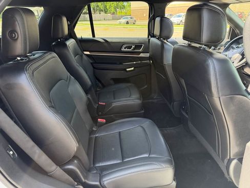 Used 2017 Ford Explorer Limited w/ Equipment Group 301A AWD/4WD image 17