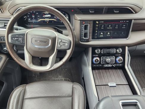 Used 2022 GMC Yukon XL Denali image 26