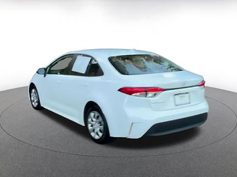 Used 2025 Toyota Corolla LE image 11