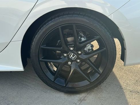 Used 2024 Honda Civic Sport image 17