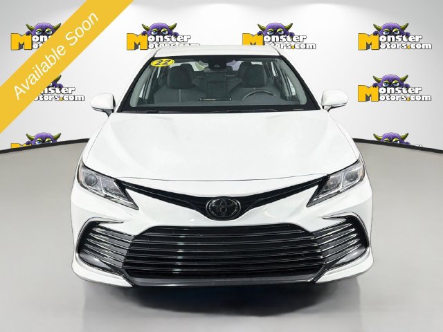Used 2022 Toyota Camry LE FWD image 2