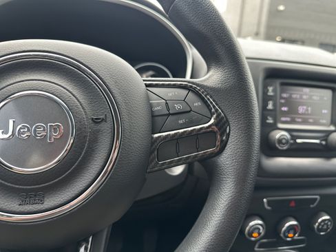 Used 2018 Jeep Compass Sport AWD/4WD image 32