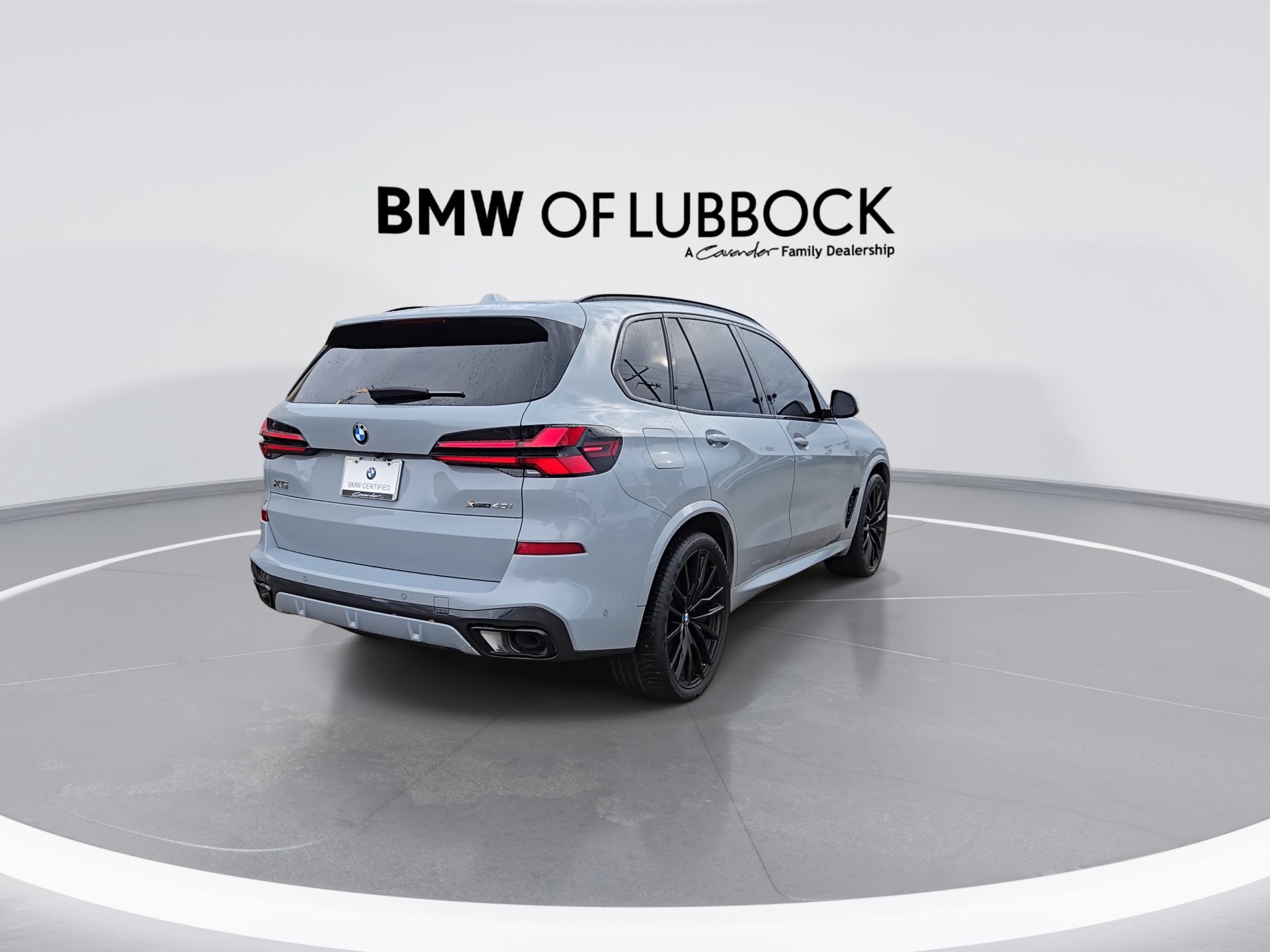 Used 2024 BMW X5 xDrive40i w/ M Sport Package AWD/4WD image 8