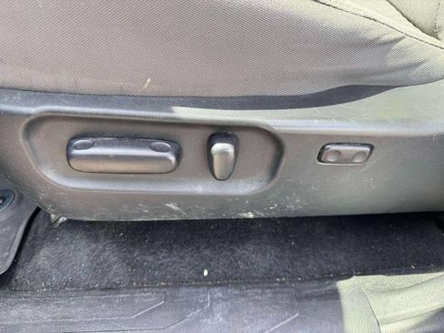 Used 2022 Toyota Tacoma SR5 AWD/4WD image 16