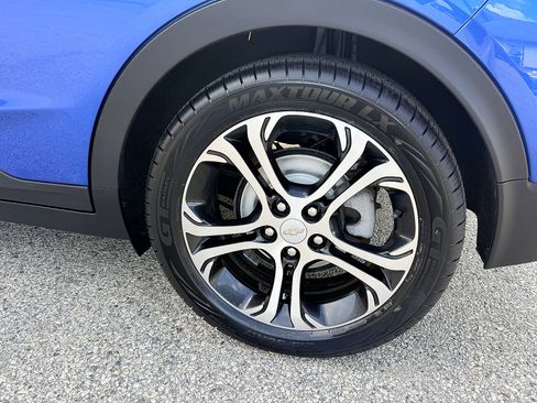 Used 2017 Chevrolet Bolt Premier w/ Driver Confidence II Package FWD image 11
