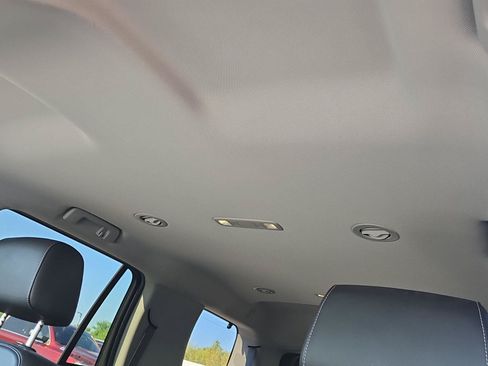 Used 2019 Chevrolet Tahoe LT AWD/4WD image 17