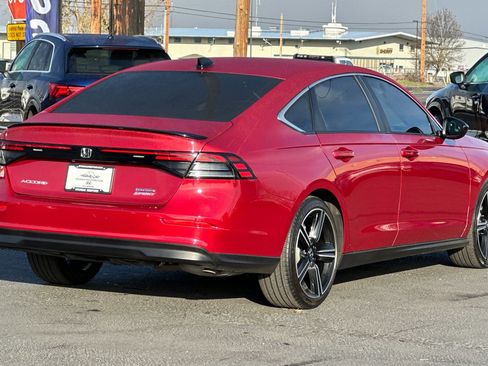 Used 2024 Honda Accord Sport image 4