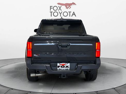 Used 2025 Toyota Tacoma TRD Off-Road AWD/4WD image 5