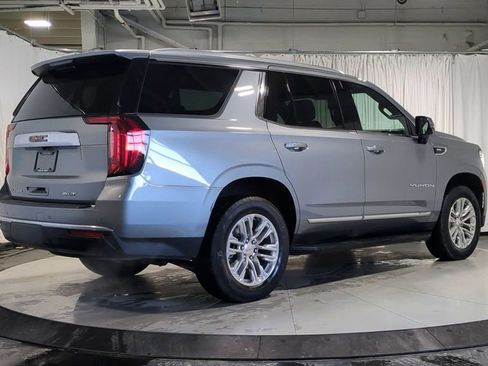 Used 2023 GMC Yukon SLT w/ SLT Luxury Package image 8