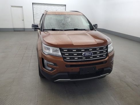 Used 2017 Ford Explorer XLT w/ Equipment Group 201A AWD/4WD image 14