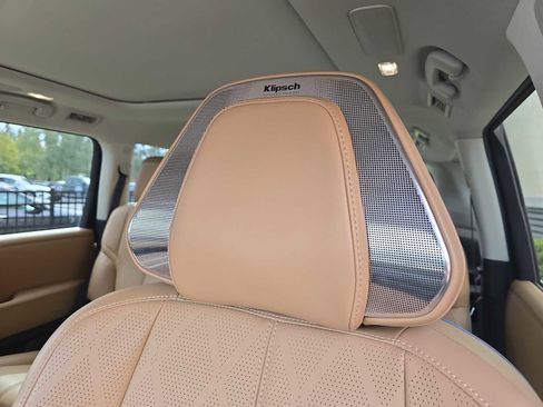 Certified 2025 INFINITI QX80 Sensory image 18